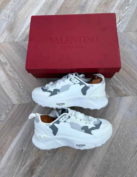 Baskets Valentino élégantes