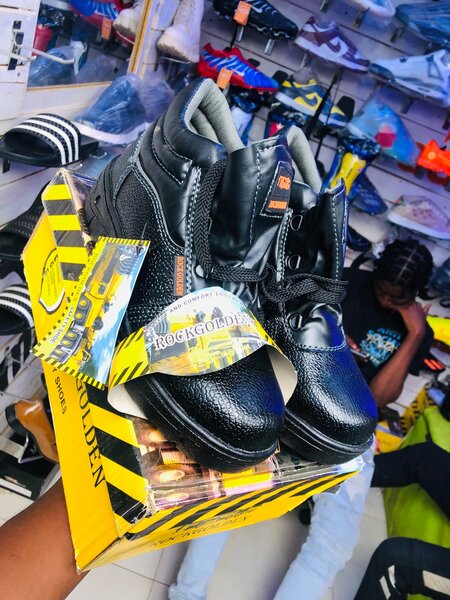 Safety boots
