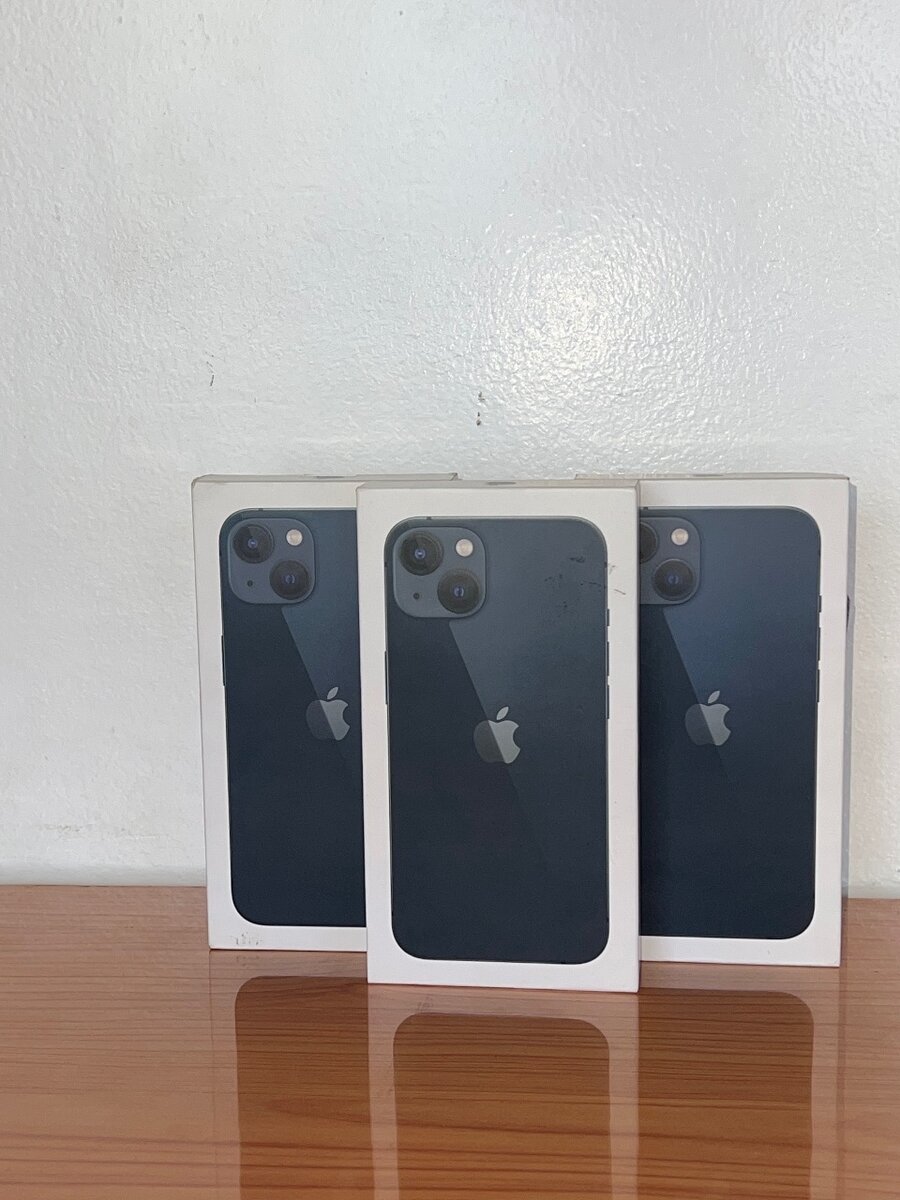 iPhone 13 128gig locked