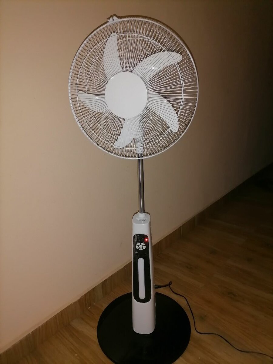 16 inch Rechargeable Solar Fan