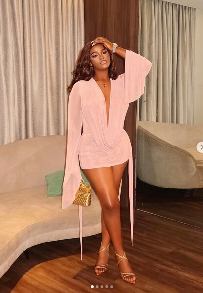 Robe drapée élégante femme