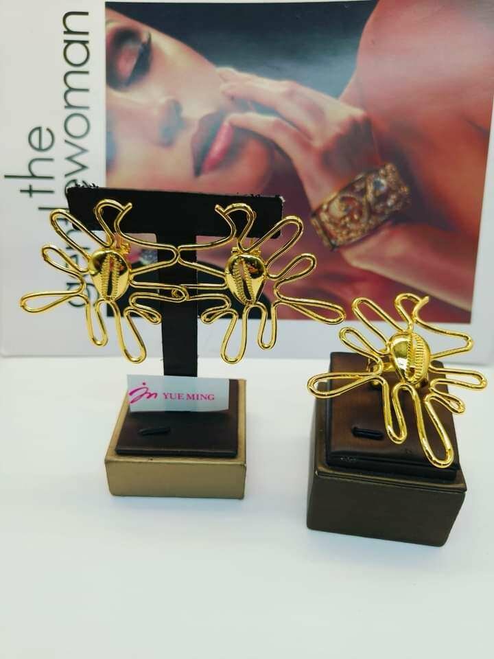 Boucles d'oreilles et bague