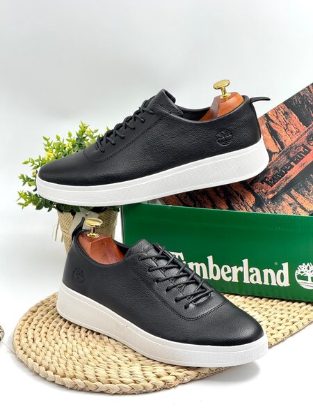 TIMBERLAND BLACK AND WHITE