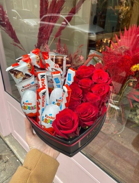 Cadeau de Saint Valentin en forme de coeur avec chocolat