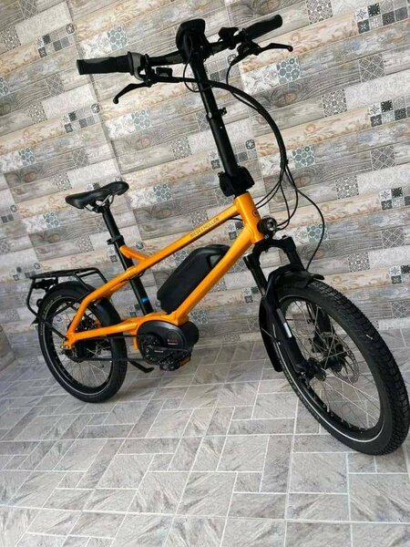 Vélo électrique pliant compact