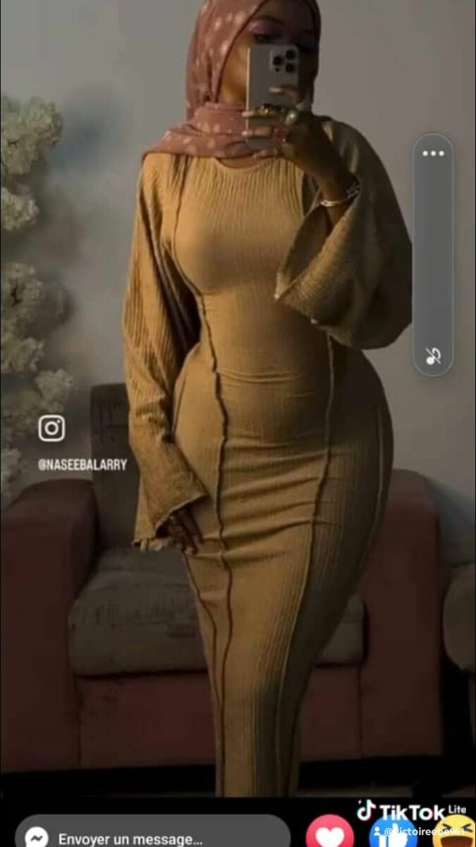 Robe moulante beige élégante