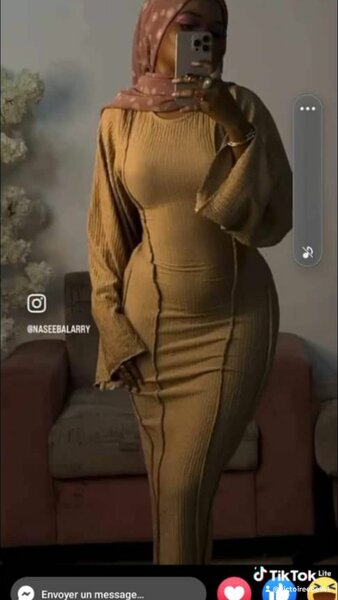 Robe moulante beige élégante