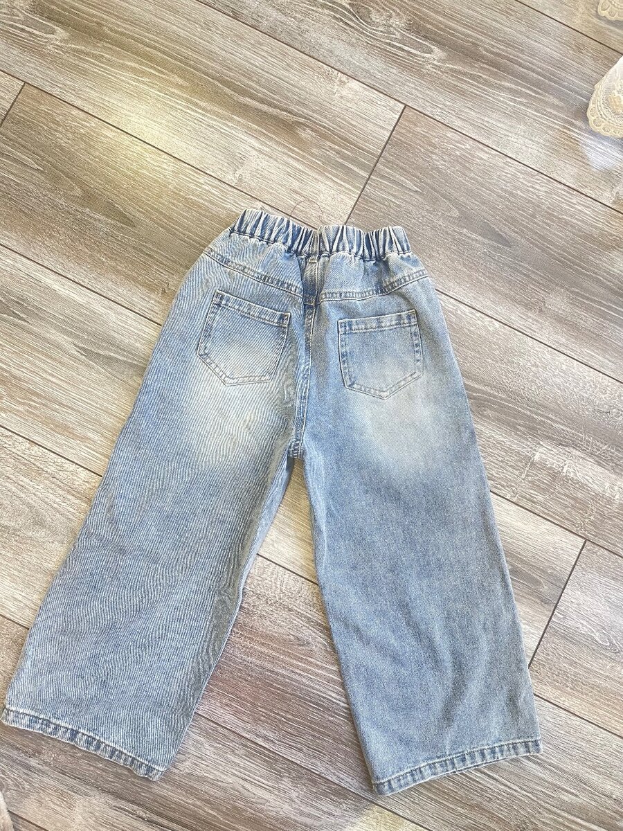 Джинсы  новые