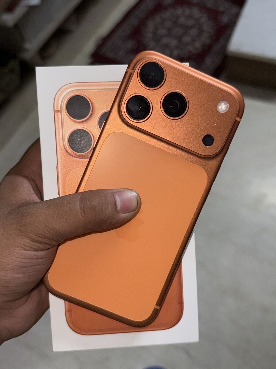 iPhone 14 Orange