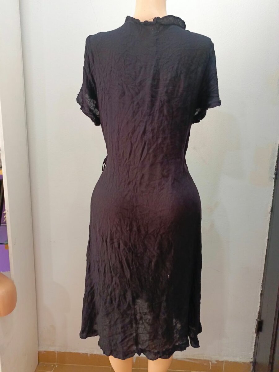 Robe noir fluide élégante