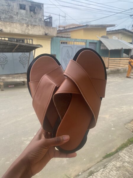 Sandales en cuir marron