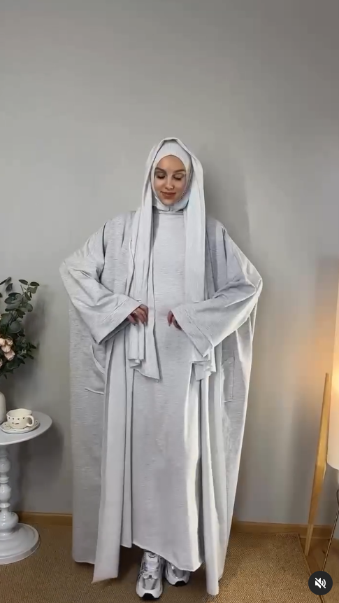 Комбинированный костюм- *тройка* с объемным кроем.