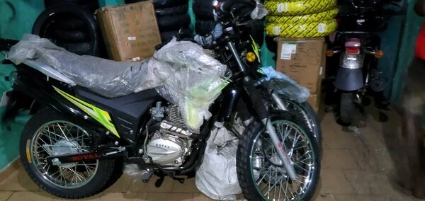 Moto Tout-Terrain Puissante