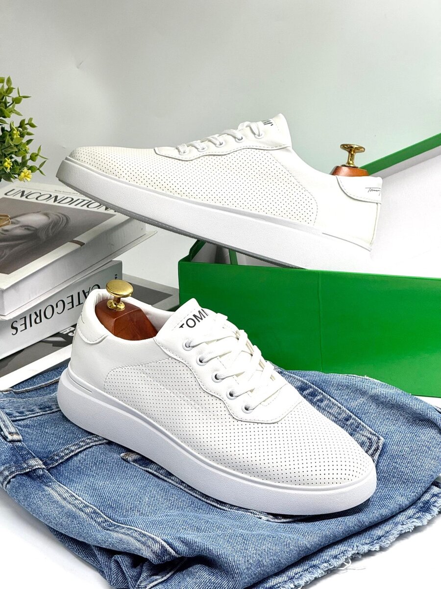 TOMMY HILFIGER ALL WHITE