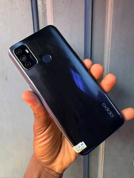 Smartphone OPPO moderne