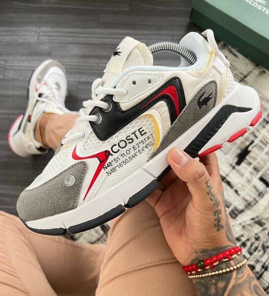 Chaussures de sport modernes