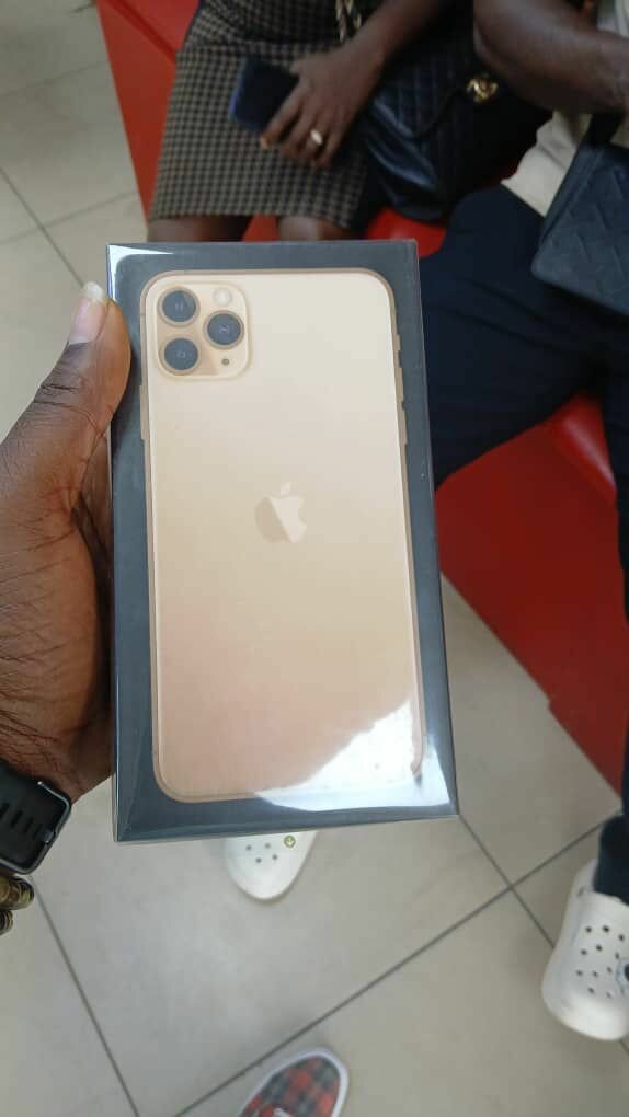 Iphone 11 pro max,64gig and 256gig