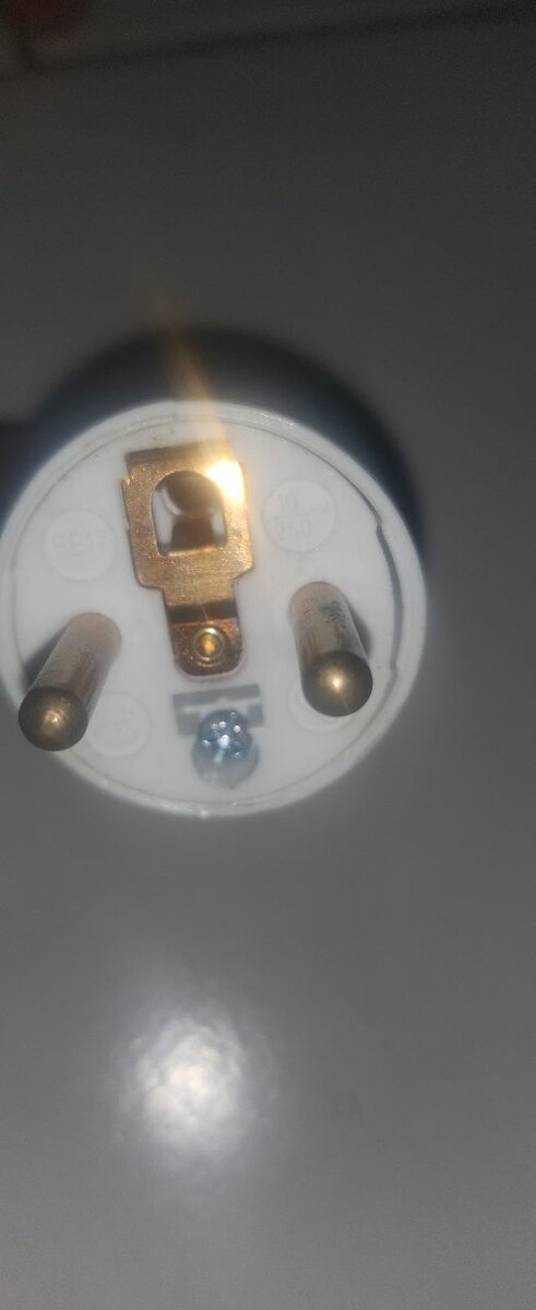 Prise Électrique Sécurisée