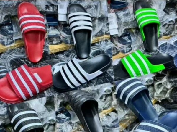 Claquettes de bain confortables