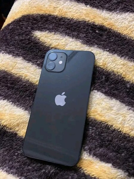 iPhone 12 Noir 64GB