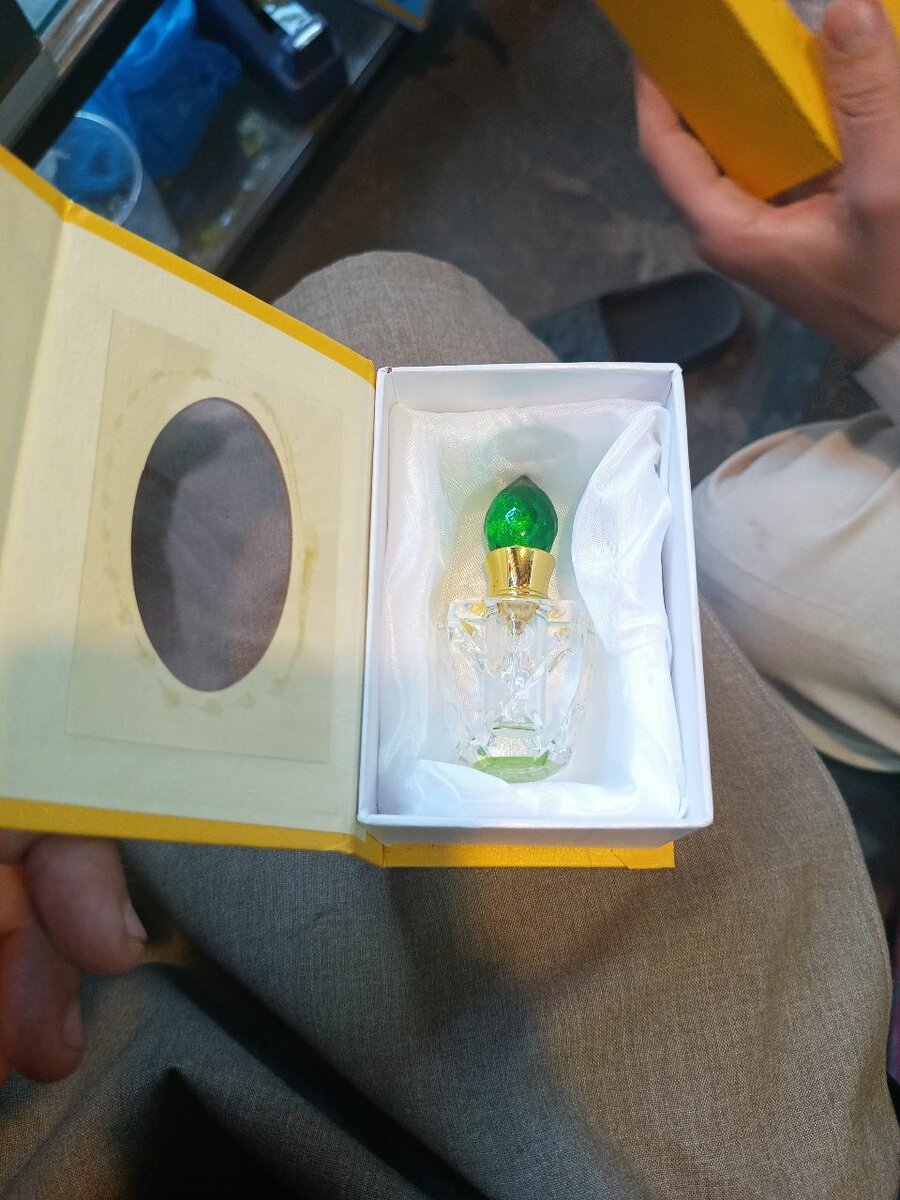 White oud  (with good packing 3 ml )