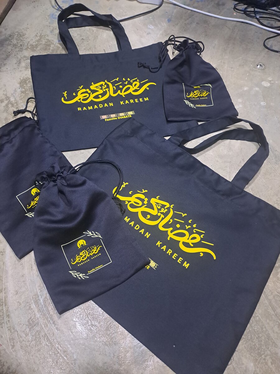 Ensemble de 3 Pochons et tote bag personnalisé.