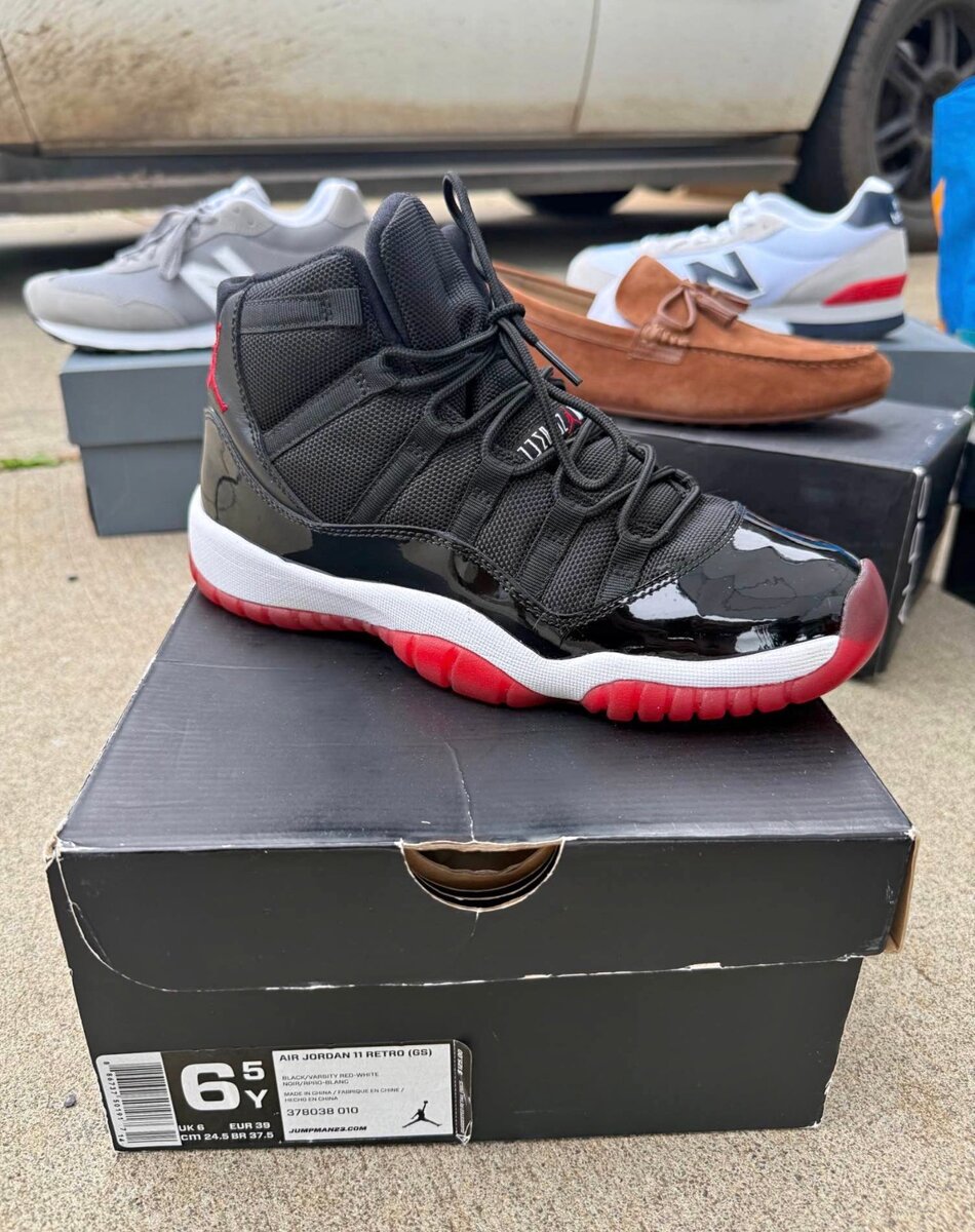 Air Jordan 11 noir et rouge
