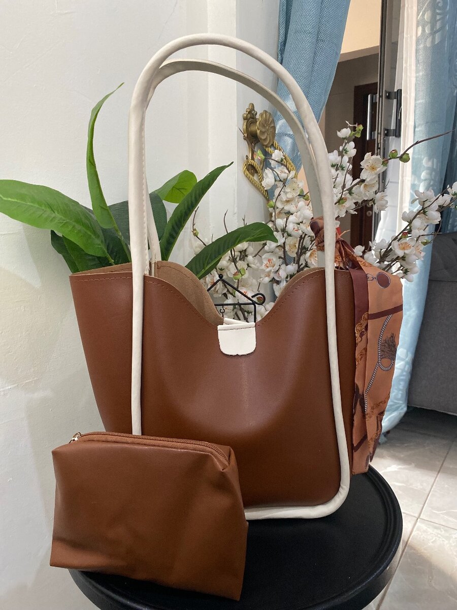 Elegant ladies bag