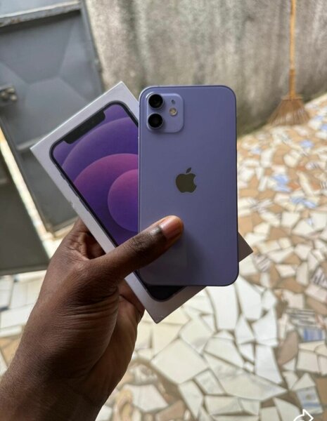 iPhone 12 violet 64 Go