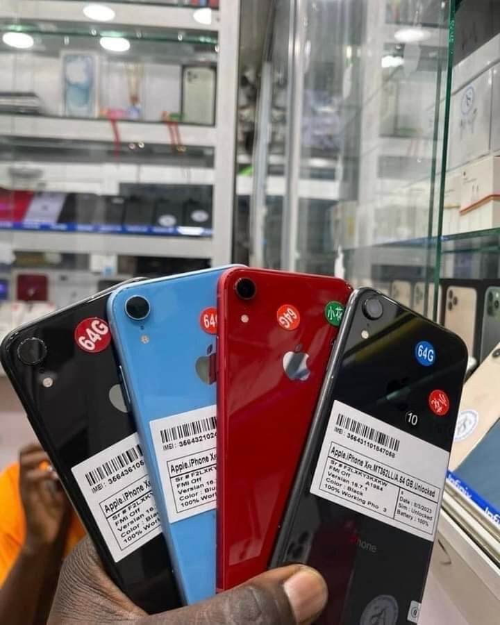iPhone XR Colis ( quasi neuf )