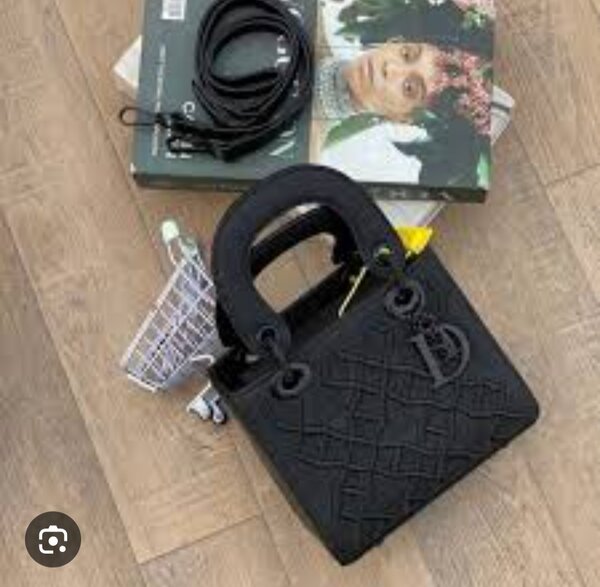 Sac à main noir élégant