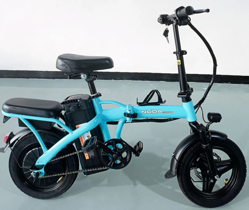 Vélo électrique pliant compact