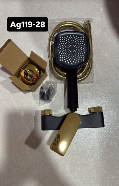 Pomme de douche à LED avec support mural