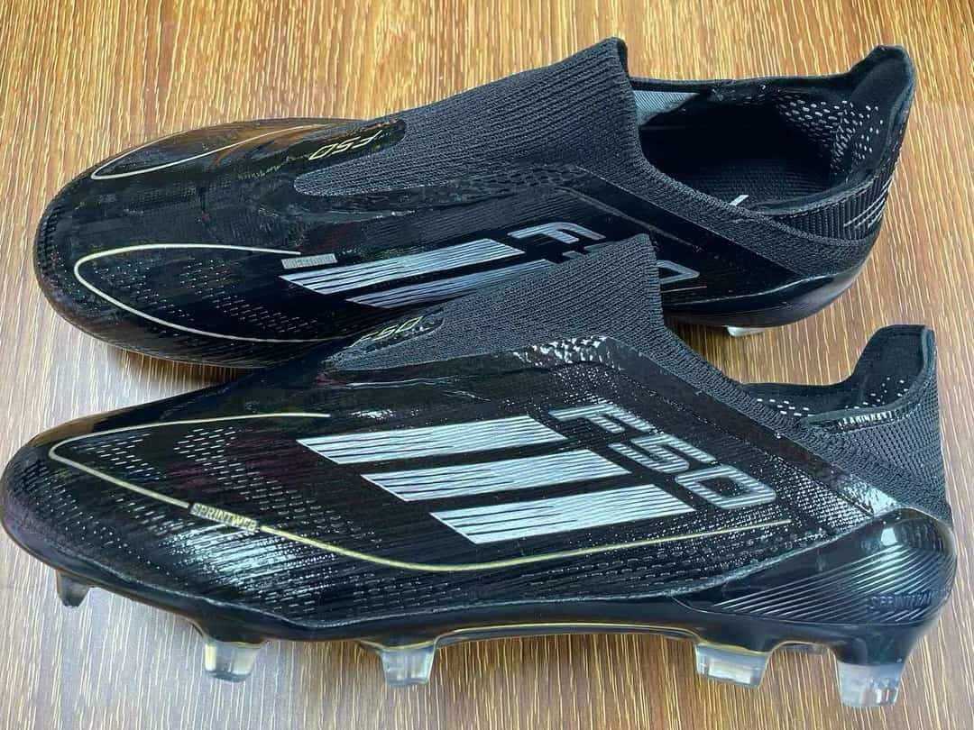 Crampon adidas F50 sans lacets