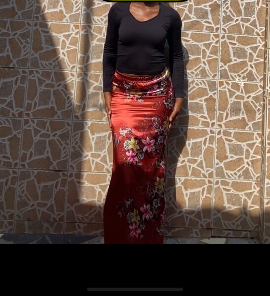 Jupe longue florale rouge