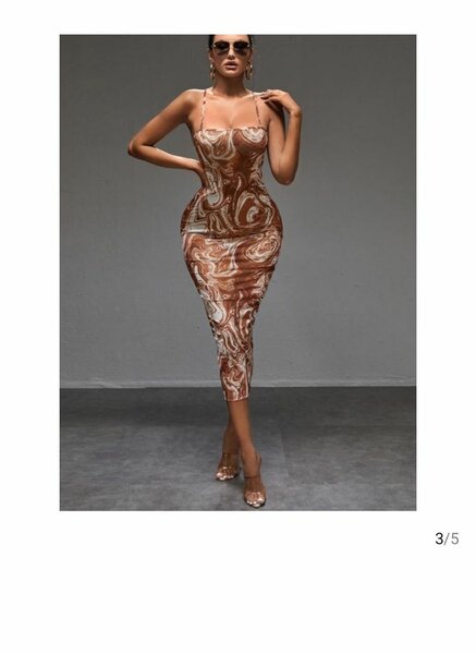 Robe moulante imprimée chic