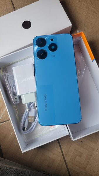 TECNO SPARK (10 PRO) 256GB 8GB RAM PREMIÈRE COPIE CONFORME