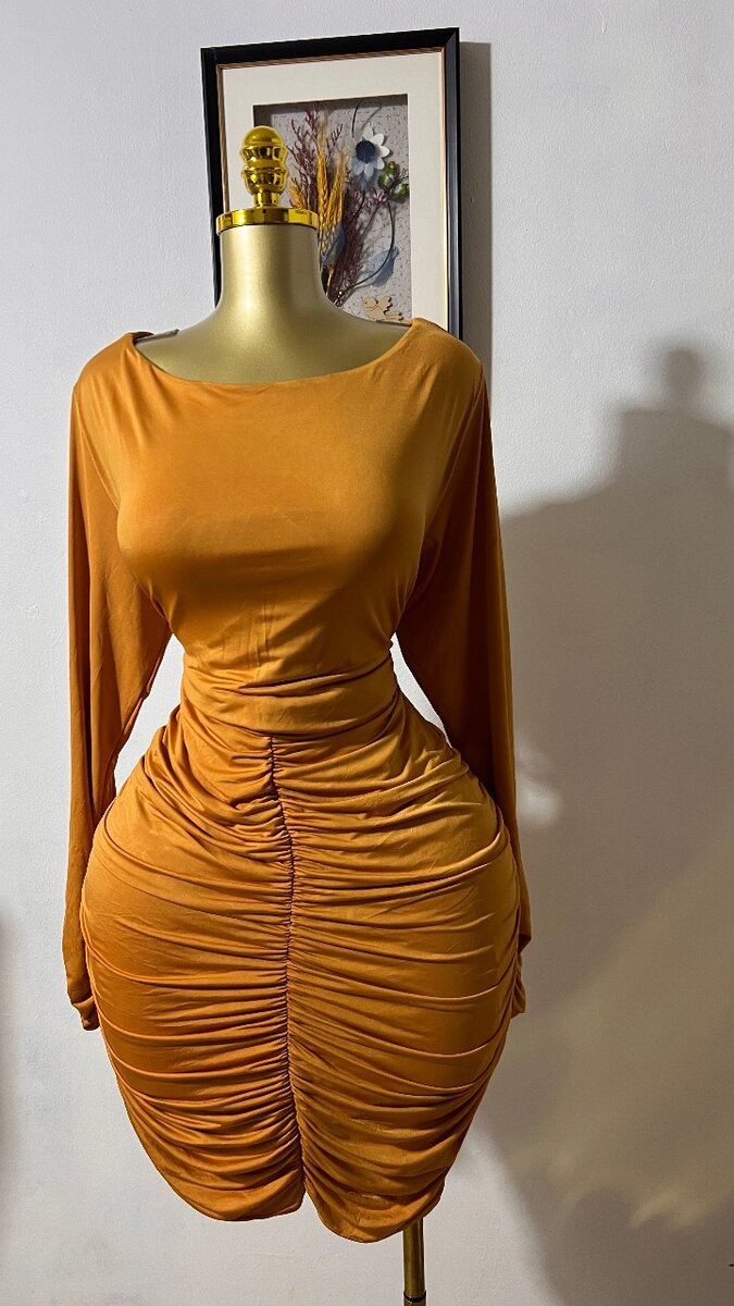 Robe moulante jaune chic