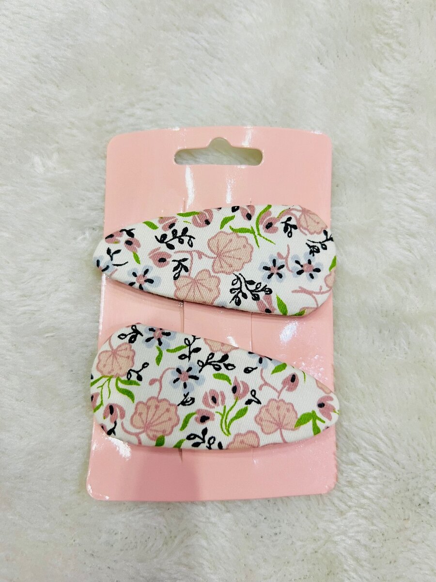 2 pairs of hair pins zebra design and floral design for kids