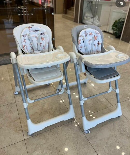 Chaise haute bébé réglable