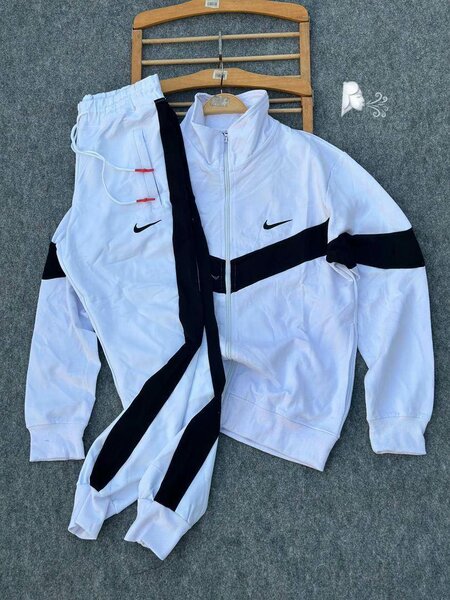 Ensemble de survêtement sportif