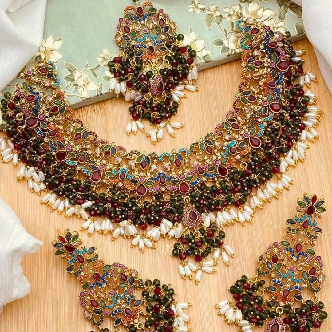 Ladies wedding set necklace and earrings