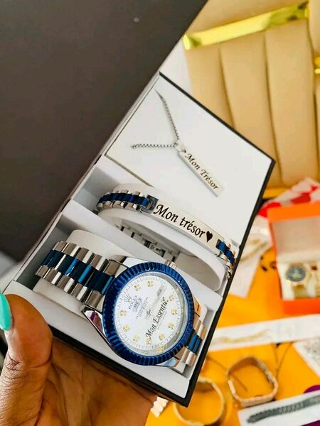 Ensemble Montre et Bijoux Élégant