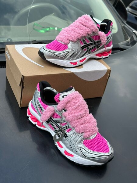 Baskets running Asics roses