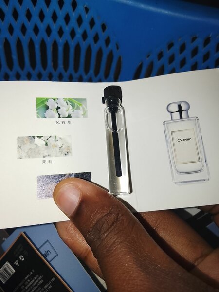 Echantillon de parfum CVerlain