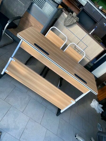 Table de bureau moderne
