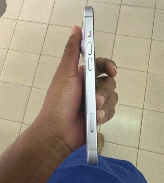 iPhone moderne argenté