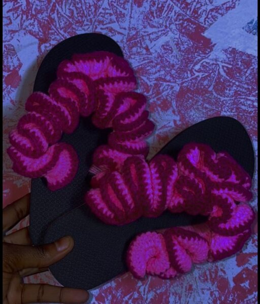 Sandales tricotées colorées