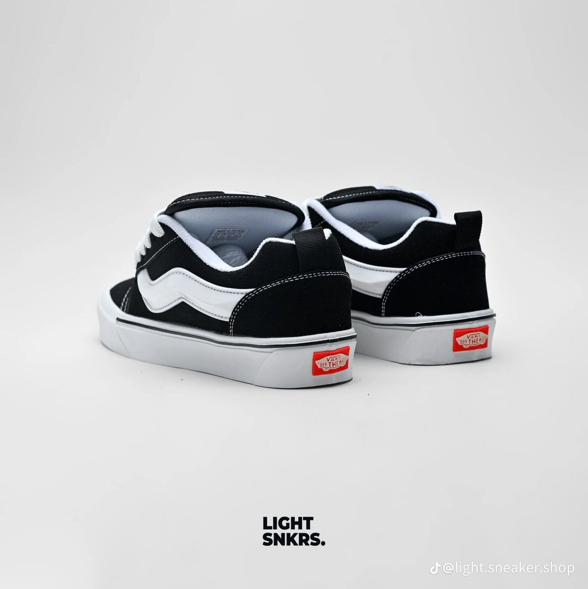 Chaussures sneakers noir et blanc