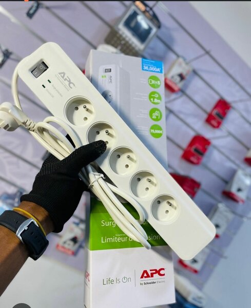 Multiprise Parafoudre APC 5 Prises